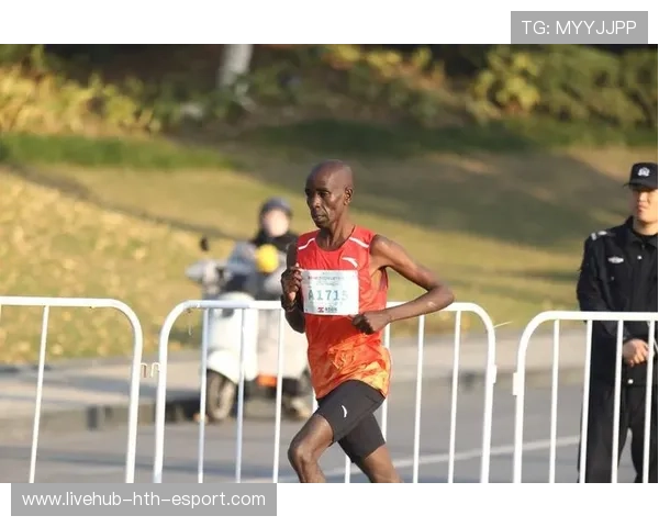 长跑邀请赛：肯尼亚运动员再创新高，赛场火热！，肯尼亚著名长跑运动员