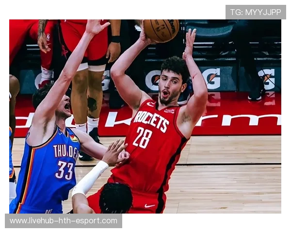 申京篮下晃开防守完成暴扣，单场39分统治火箭步行者之战